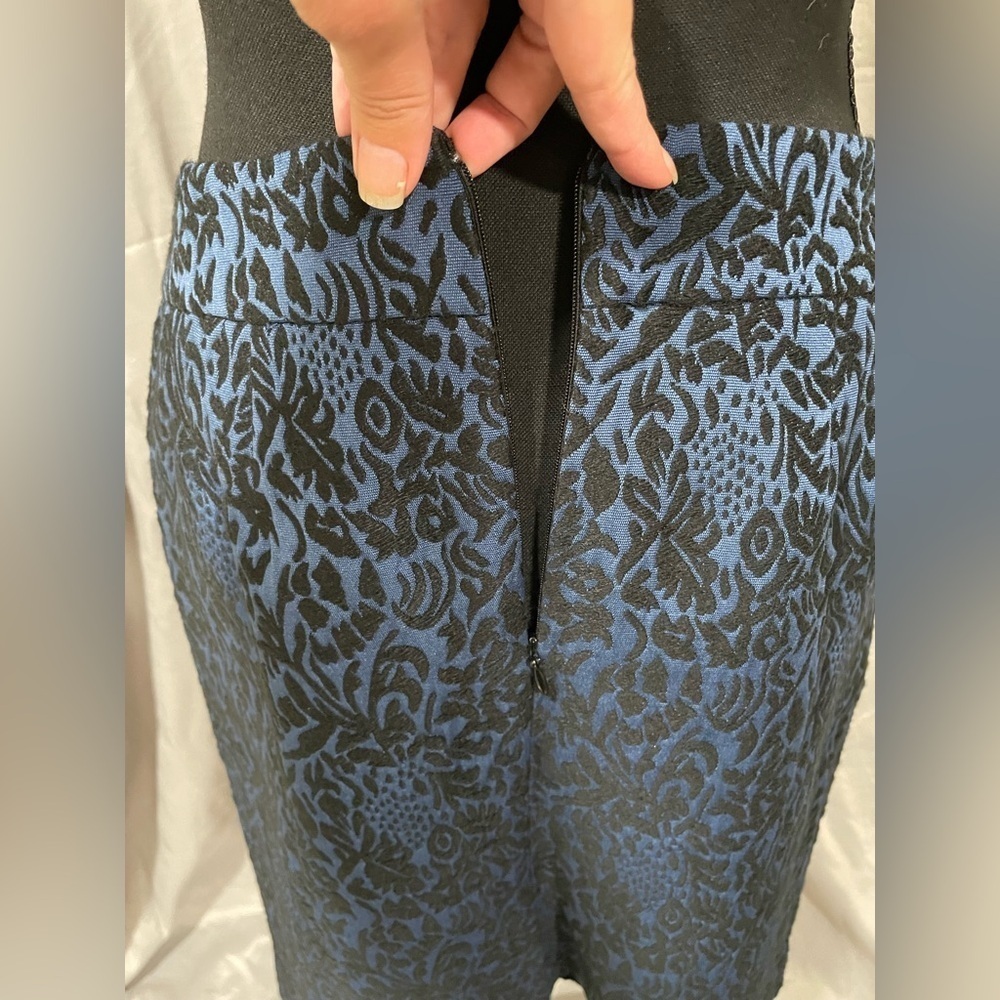 Ann Taylor Jacquard Blue and Black Embroidered Pencil Skirt - Picture 5 of 7